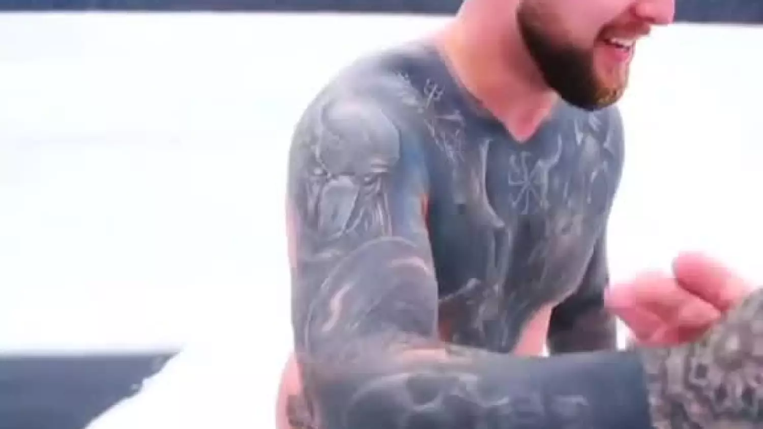 698e0b48bb943cc6d2d6b4f4d62d30f4.mp4